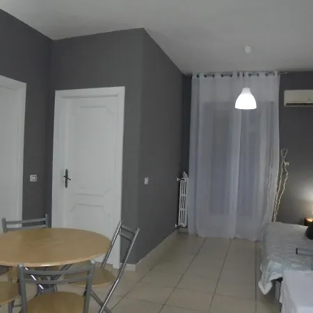 Travel And Living Guest house