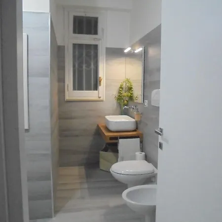 Travel And Living Guest house