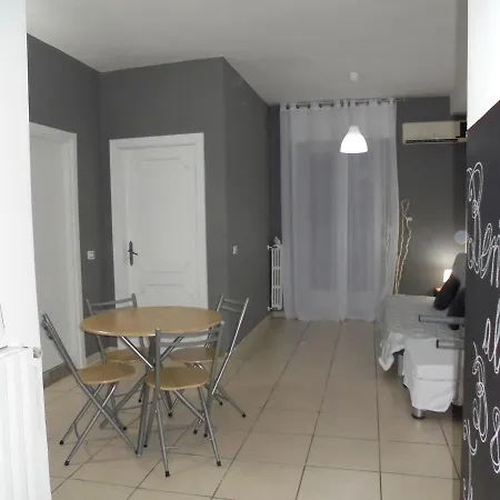 Travel And Living Guest house