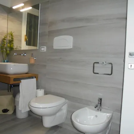 Travel And Living Guest house Trani